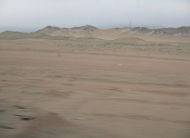 Panamericana in Ancash zwischen Paramonga
                        und Chimbote, W�ste mit W�stenbergen, Panorama
                        (03)