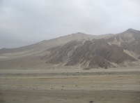 Panamericana, W�stenberge zwischen Chimbote
                        und Trujillo