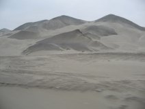 Panamericana in Ancash zwischen Paramonga und Chimbote,
            W�stenberge