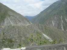 V-Tal, Blick zur�ck mit Strassenverlauf (02)
