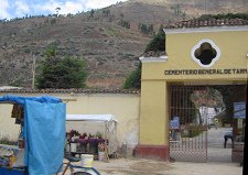 Tarma, entrada al cementerio