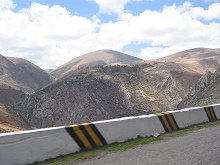 Subida y cerros entre Tarma y La Oroya