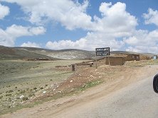 Aldea en la pradera alta con venta de
                        queso