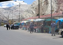 La Oroya, puestos de venta en la calle