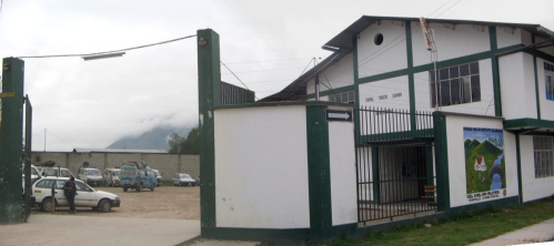 Terminal terrestre de Oxapampa, entrada y
                          casa de espera, foto panor�mica
