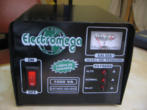Stabilisator von Electromega, 1000 VA,
                      Frontalansicht