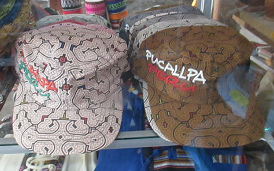 Shipibos Kunsthandwerk 04: Kappen
mit Wasserboa-Design Shipibos
Kunsthandwerk 04: Kappen mit
Wasserboa-Design
