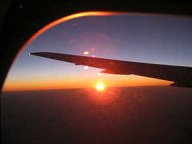 Flug Atlanta-Z�rich mit
                                      Sonnenaufgang �ber England / vuelo
                                      de regreso Atlanta-Zurich con
                                      salida del sol sobre Inglaterra /
                                      return flight Atlanta-Zurich with
                                      sunrise over England